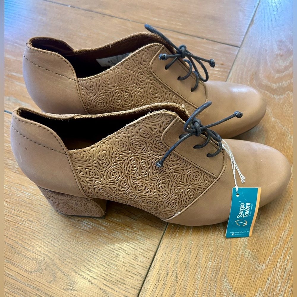 NWT Sergio Tomani Elida Leather Chunky Heel Oxford Tie Front Shoes